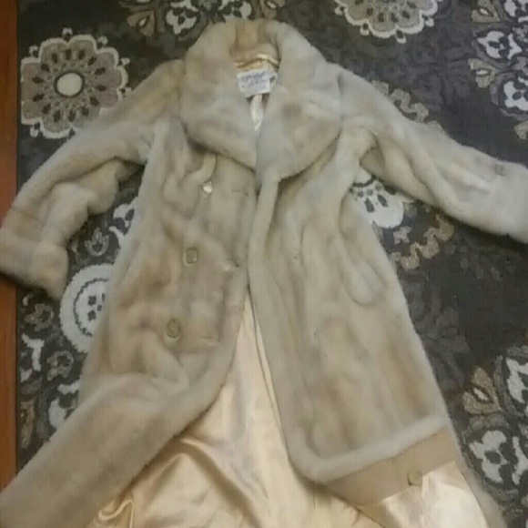 Women's faux fur - Picture 1 of 3
