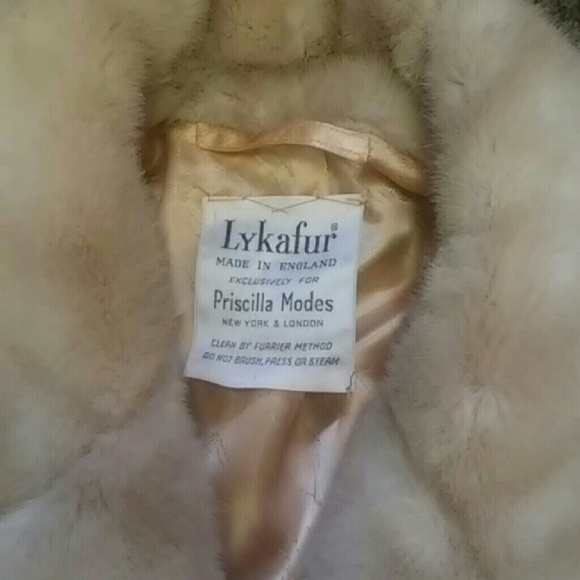 Women's faux fur - Picture 2 of 3