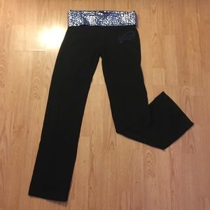PINK Victoria's Secret yoga pants (medium)