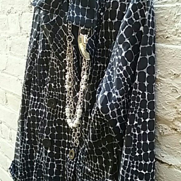 Blazer - Picture 2 of 3