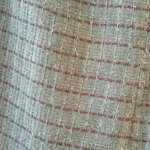 CLASSY /SEXY SKIRT IN FAB PINKS! 👄 - Picture 4 of 4