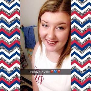 Meet your Posher, Desiree