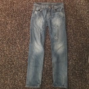 29/32 AE skinny vintage holey denim