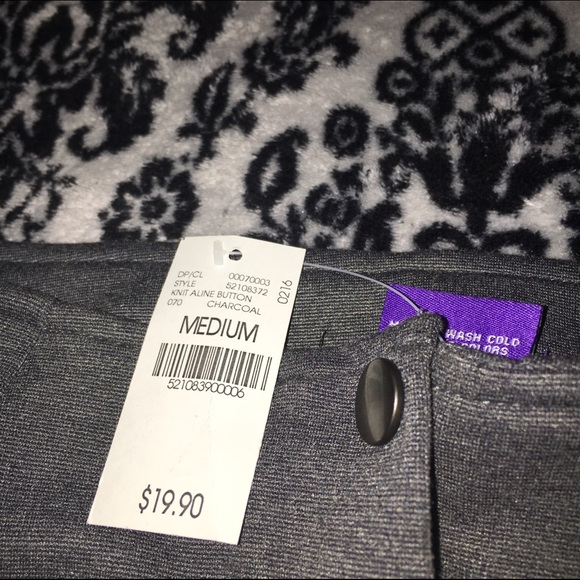 Button down skirt - Picture 3 of 3