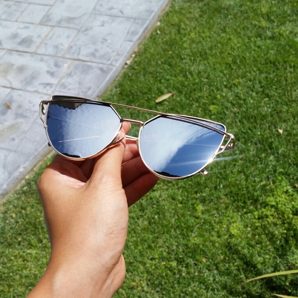 Gray Silver Mirrored Cat Eye Sunglasses - Picture 2 of 3