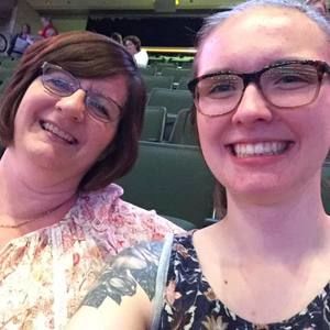 Meet your Posher, Whitney