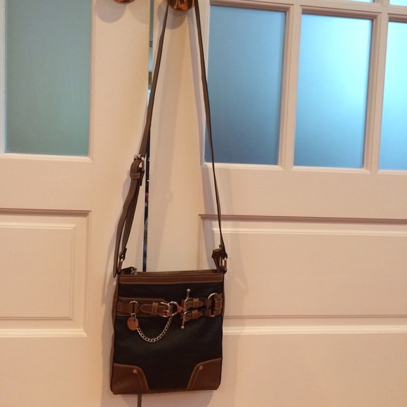 🌟FLASH SALE🌟 NWT Chaps Crossbody bag - Picture 2 of 4