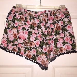 pom pom shorts forever 21