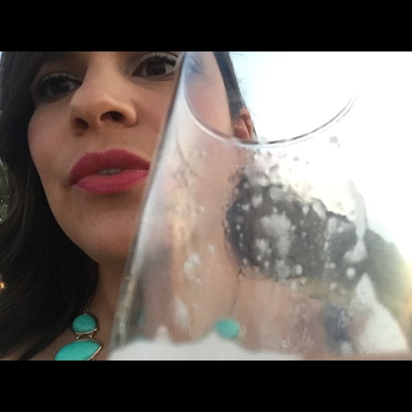 Meet your Posher, Yesenia