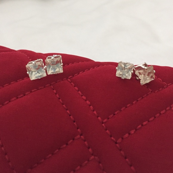 Set of two square diamond earrings