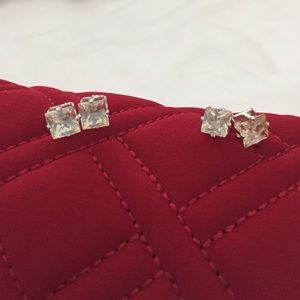 Set of two square diamond earrings