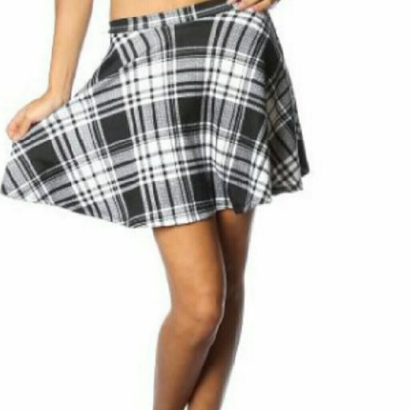 Black and white plaid skirt