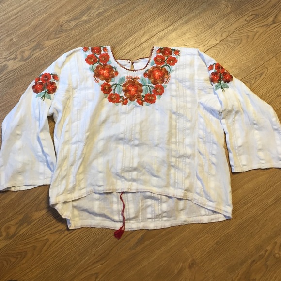 LAST CHANCE ❗️True vintage embroidered blouse