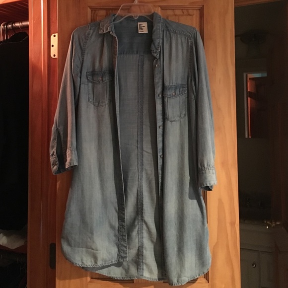 H&M Tops - H&M Long button down soft denim shirt