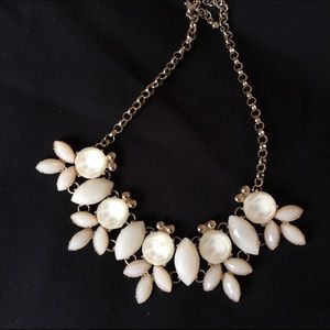 White and Gold chunky fashion necklace!!
