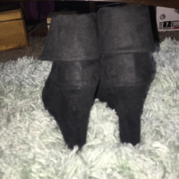 Booties - Picture 4 of 4