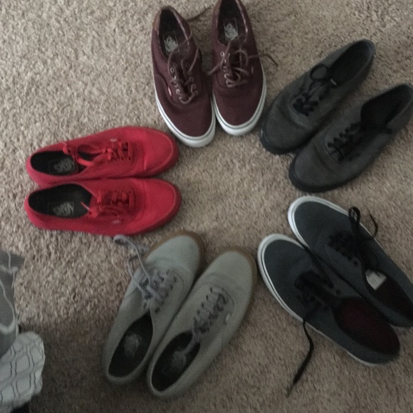Deal on 5 pairs of Vans the price is for all 5!! - Picture 1 of 1