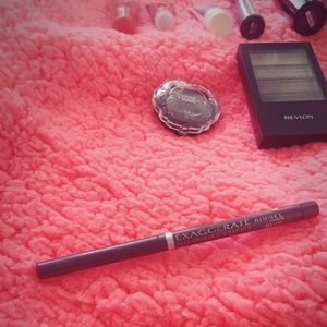 Gray Eyeliner