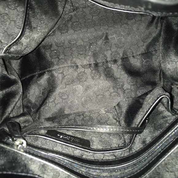 Michael Kors Black Signature Hamilton Tote. - Picture 4 of 4