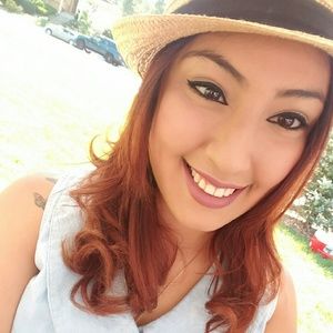 Meet your Posher, Yesenia