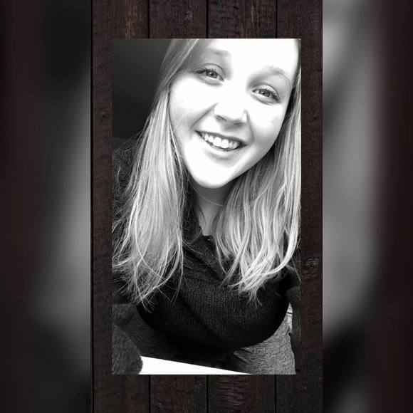 Meet your Posher, Rebecca - Picture 1 of 1