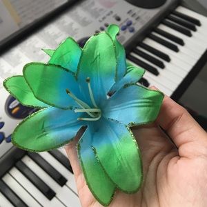 Flower hair clip