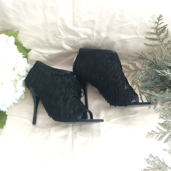 Fringe heels! - Picture 2 of 4