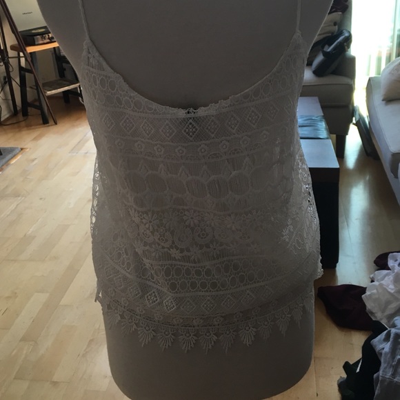 Cute lace tank top - Picture 2 of 3