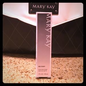 Mary Kay CC Cream: Color - Very Light