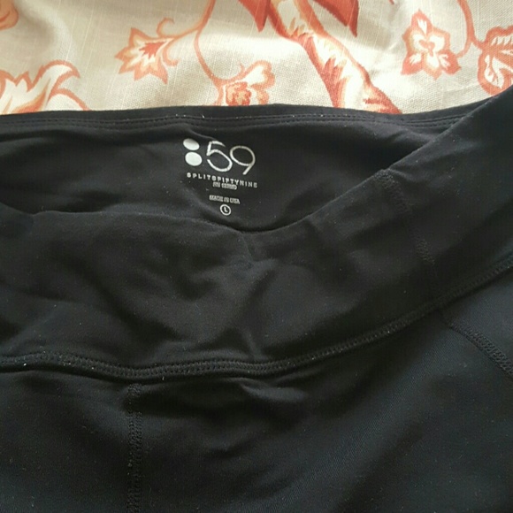 Gently used Splits 59 Crops. Size L. - Picture 2 of 4