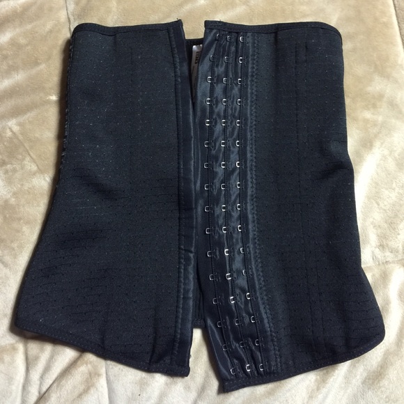 PreMadonna black waist trainer S but fits like XS