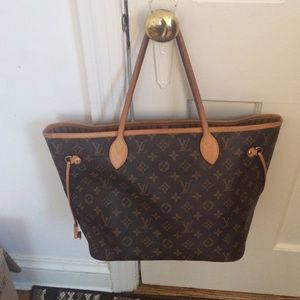 Medium sized never full tote from Louis Vuitton