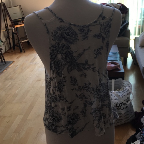 Floral detailed tank - Picture 2 of 3