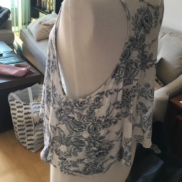 Floral detailed tank - Picture 3 of 3