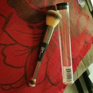 Heavenly lux complexion perfection brush #7