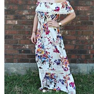 ♦️LAST ONE♦️Floral off the shoulder maxi