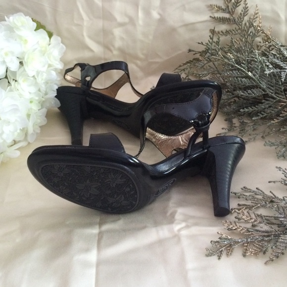 Comfortable Sofft heels! - Picture 3 of 3