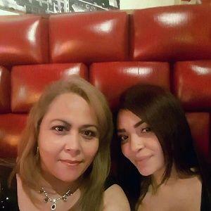 Meet your Posher, Claudia