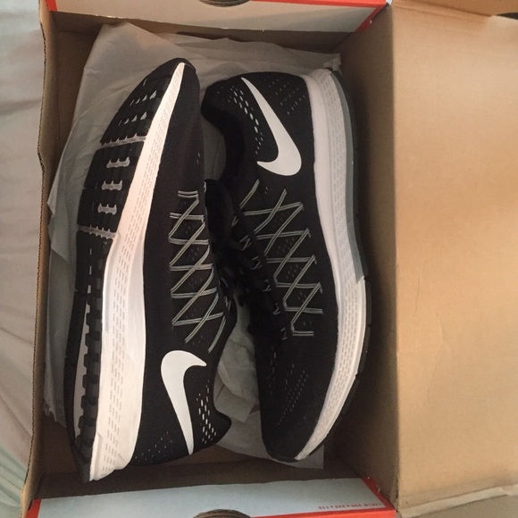 New Nike Air Zoom Pegasus 32 size 10
