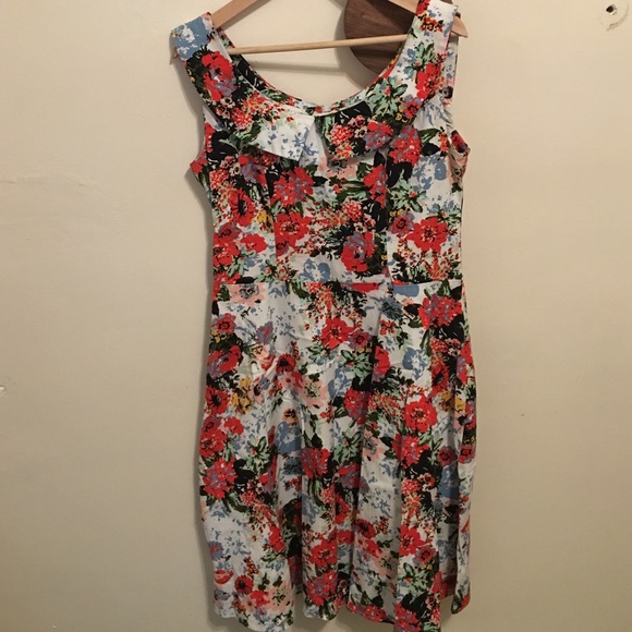 Pin up a-line floral dress with Peter Pan collar