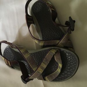 Chacos sz:7 on Merc for cheaper