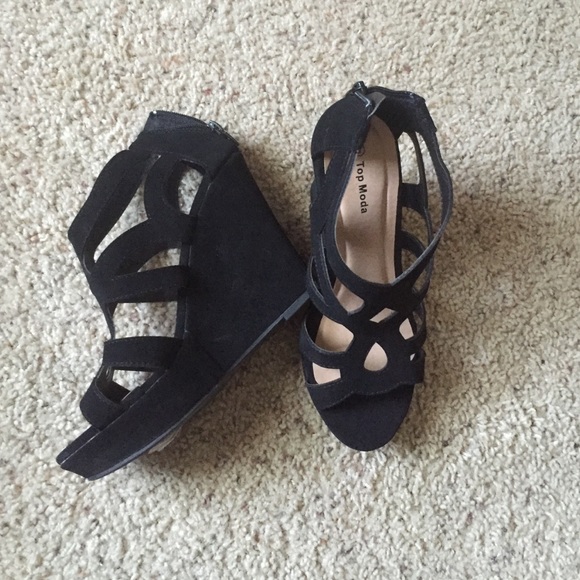 Black wedges (top moda)