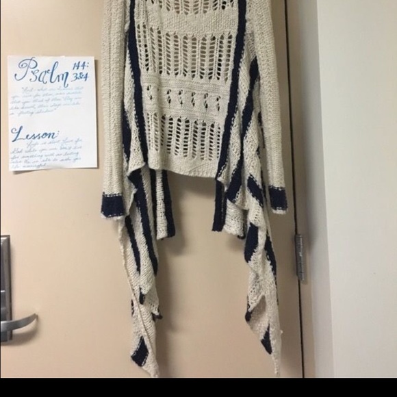 Knitted sweater - Picture 3 of 3