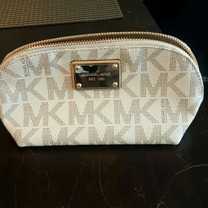 Michael kors cosmetic bag