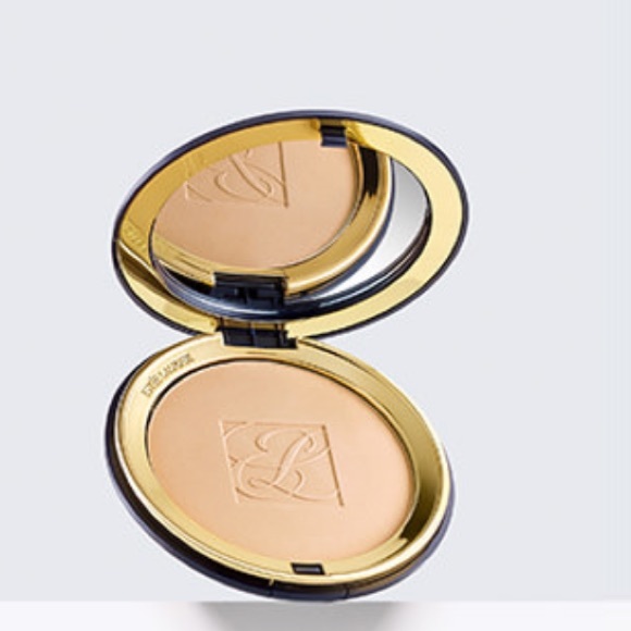 Estée Lauder powder