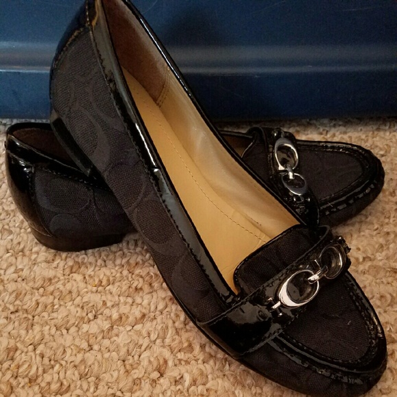 Coach flats
