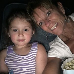 Meet your Posher, Stacie