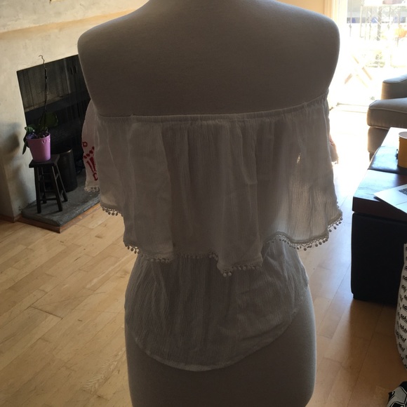 Cute, white and red printed off the shoulder top - Picture 2 of 3