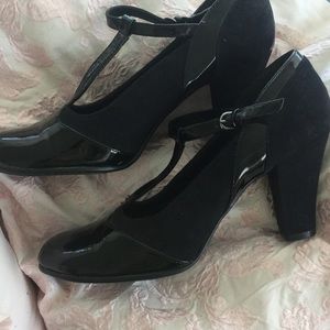 Aerosoles  T-strap black chunky heels Sz 9.5