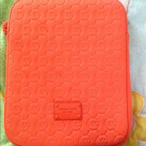 🔥SALE🔥✨Michael Kors iPad case✨
